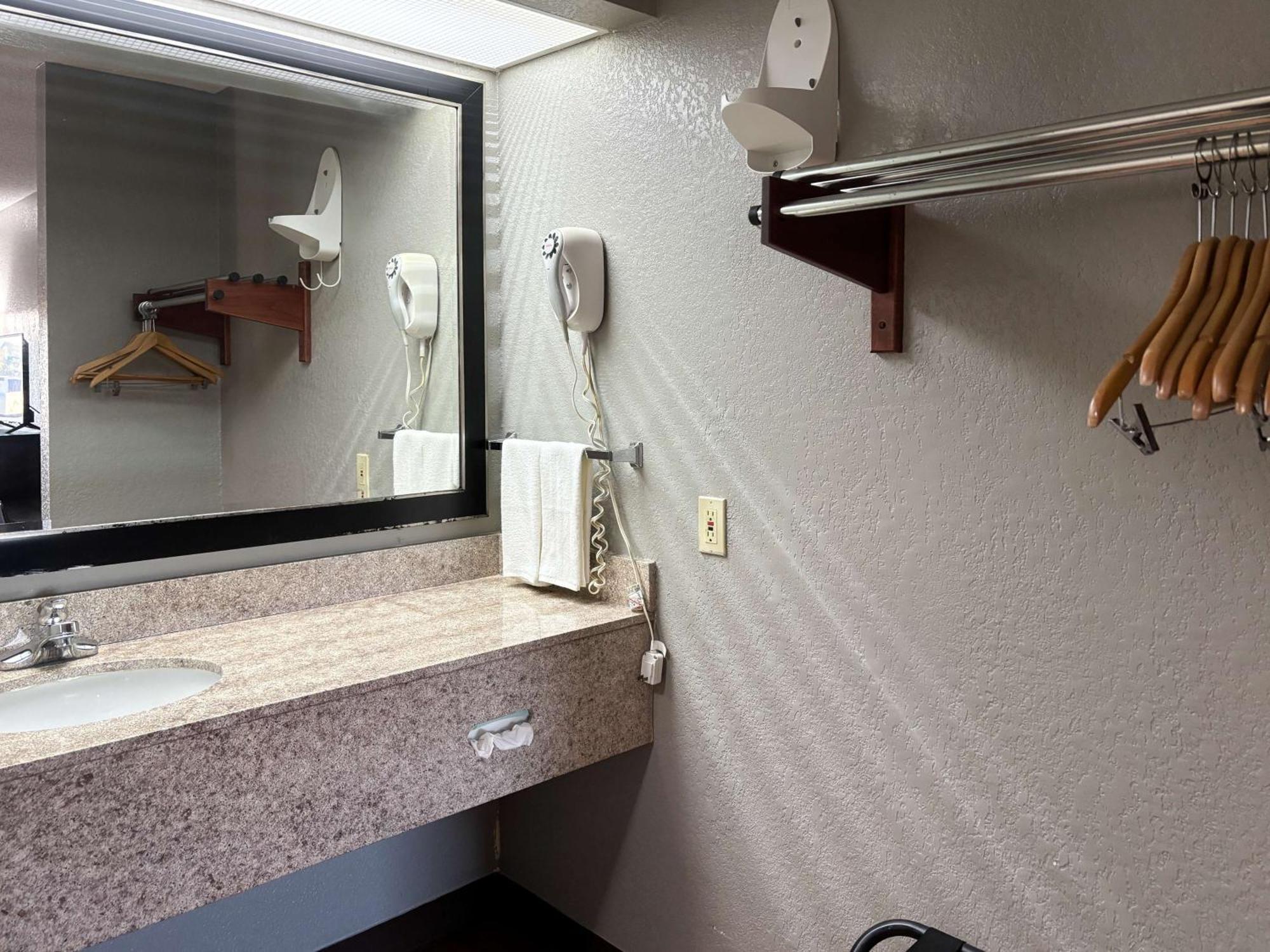 Motel 6 Prattville Al Bagian luar foto