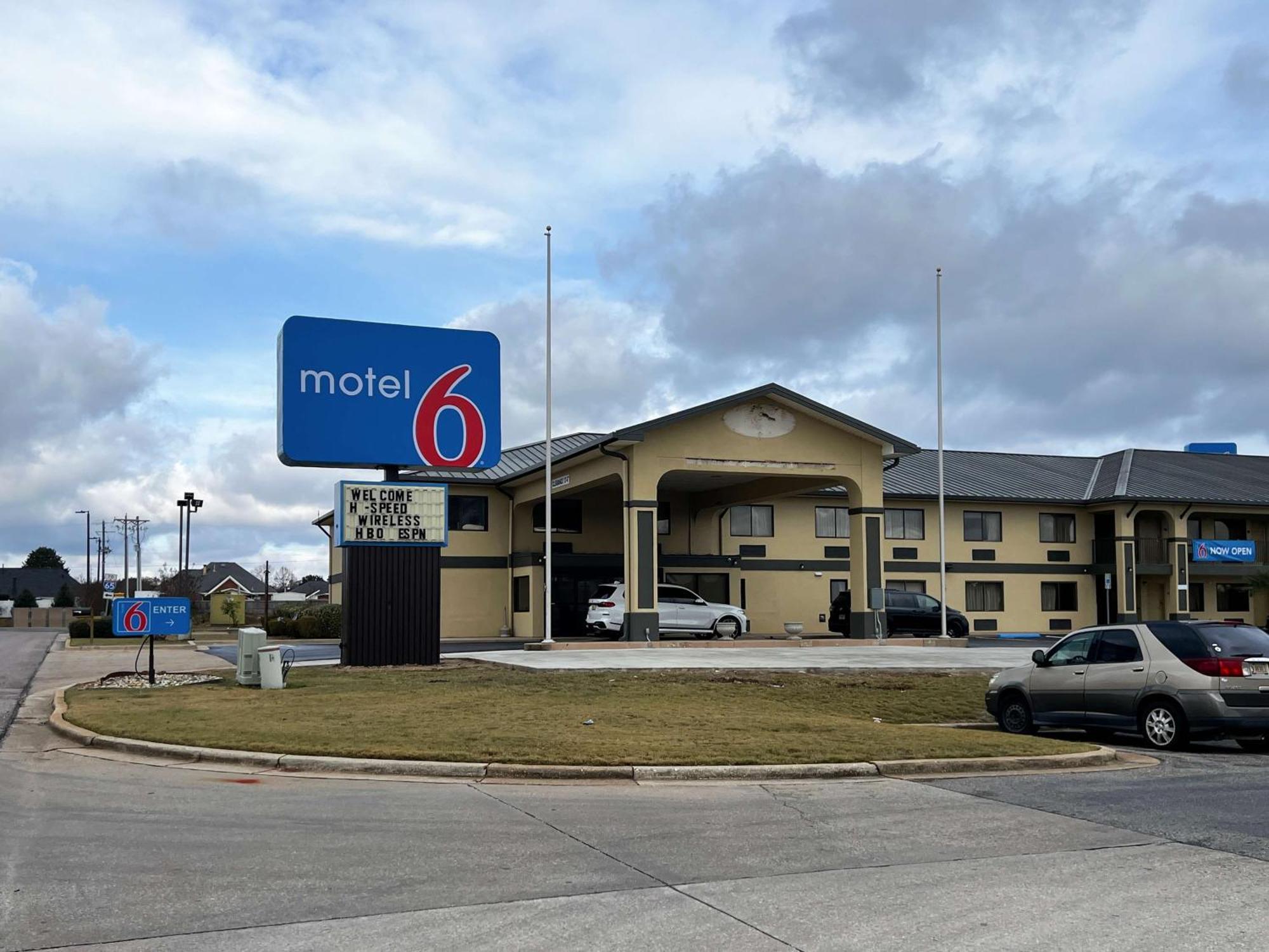 Motel 6 Prattville Al Bagian luar foto
